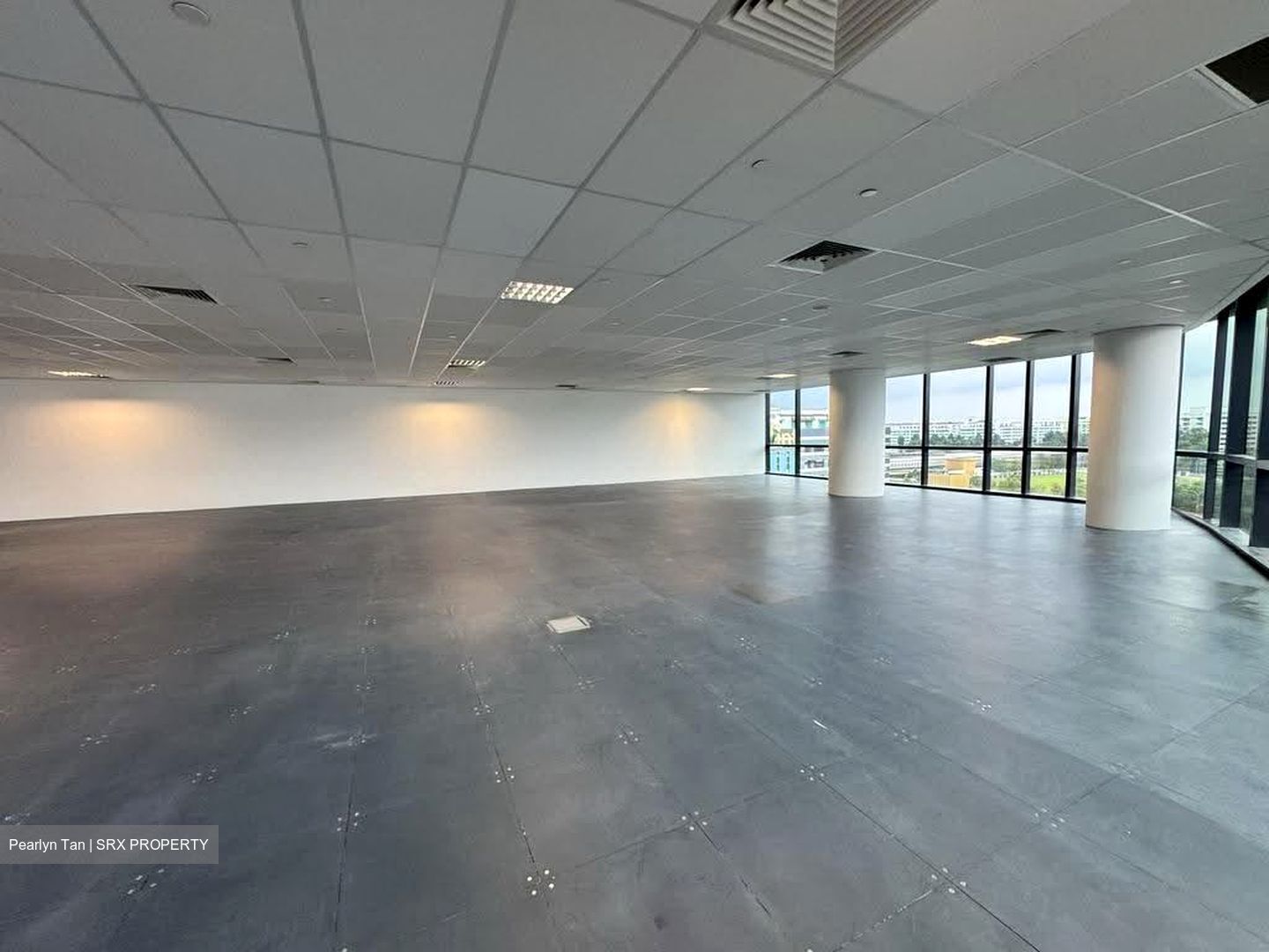 Woods Square (D25), Office #624029391